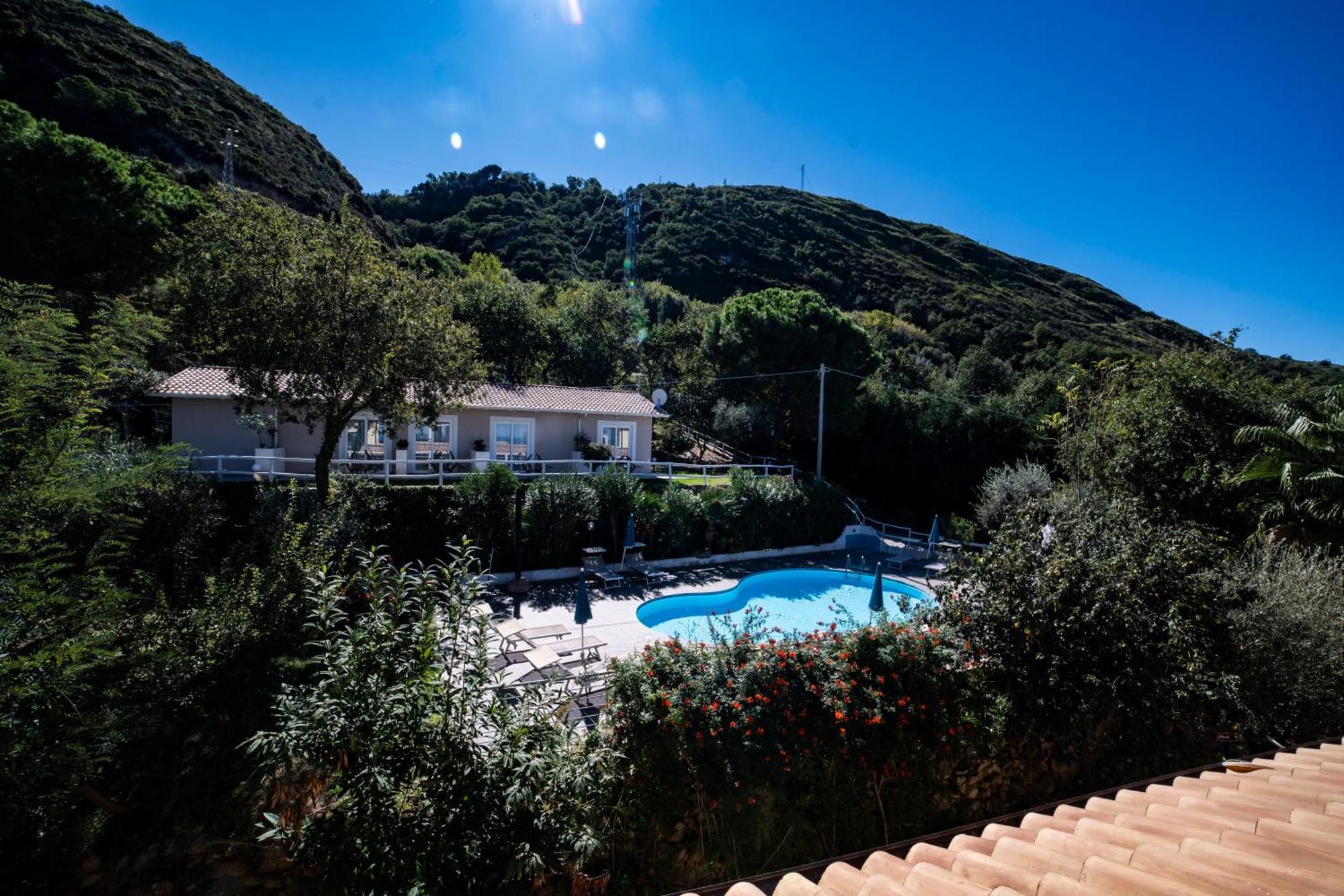 Unico Cannamele Escape Tropea By Life Resorts Parghelia Exterior foto