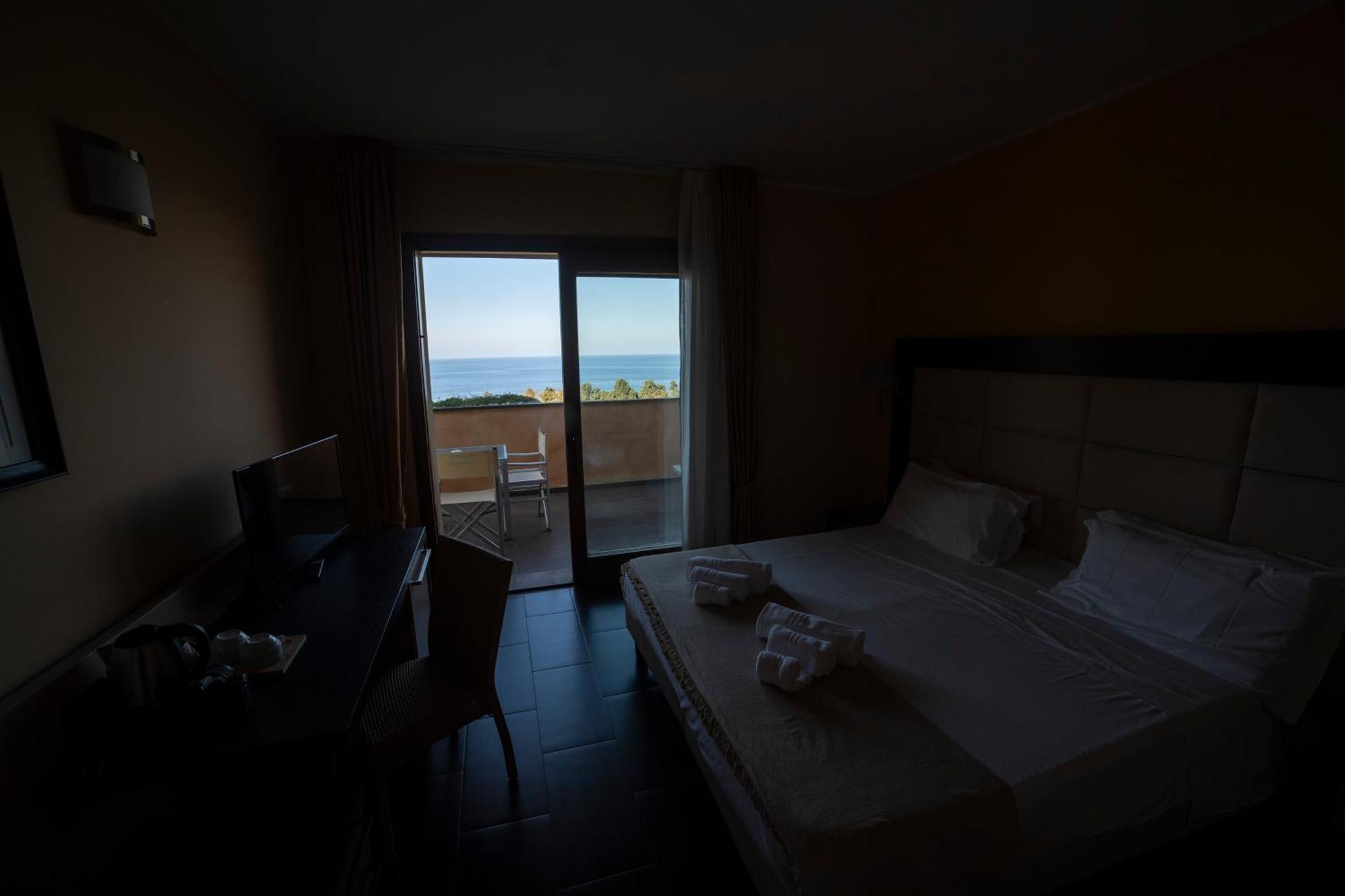 Unico Cannamele Escape Tropea By Life Resorts Parghelia Exterior foto